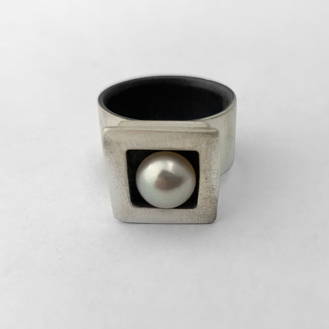 Square bezel and pearl ring